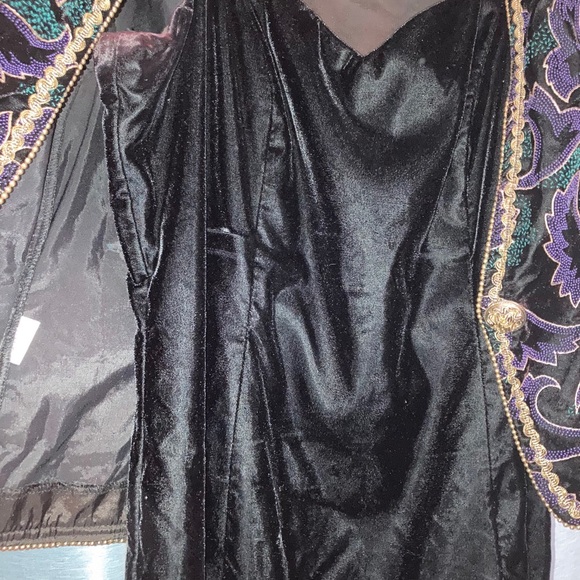 Formal velvet dress/ jacket size 8 - Picture 10 of 16